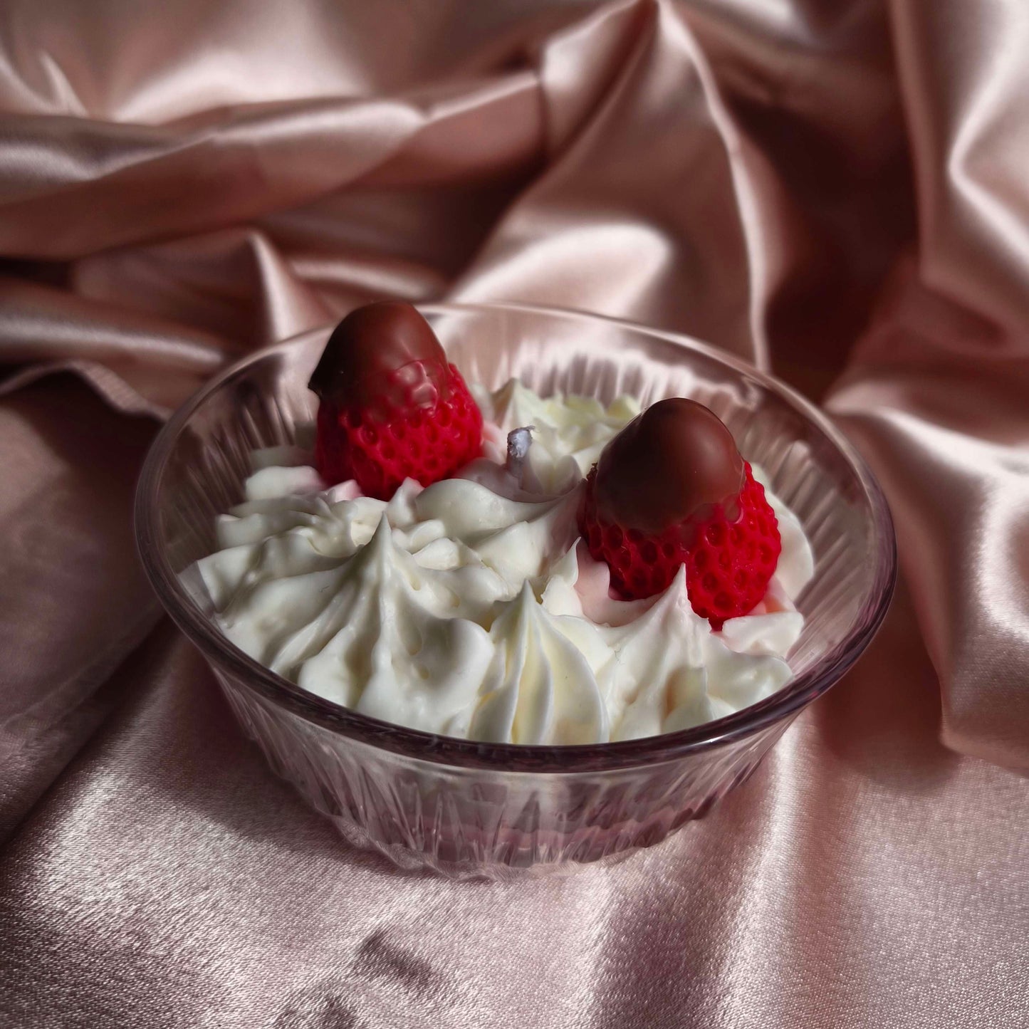 Vela Chantilly Morango e Chocolate