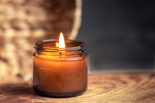 Frosting e Wet Spots em velas de soja: O que são, por que acontecem e como lidar?